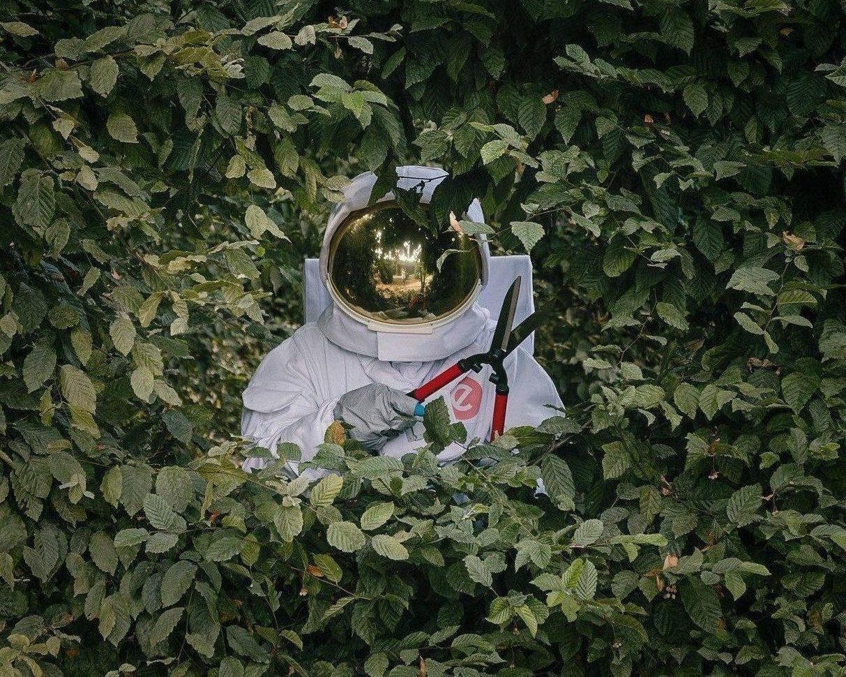 B2 C Astronaut Autor